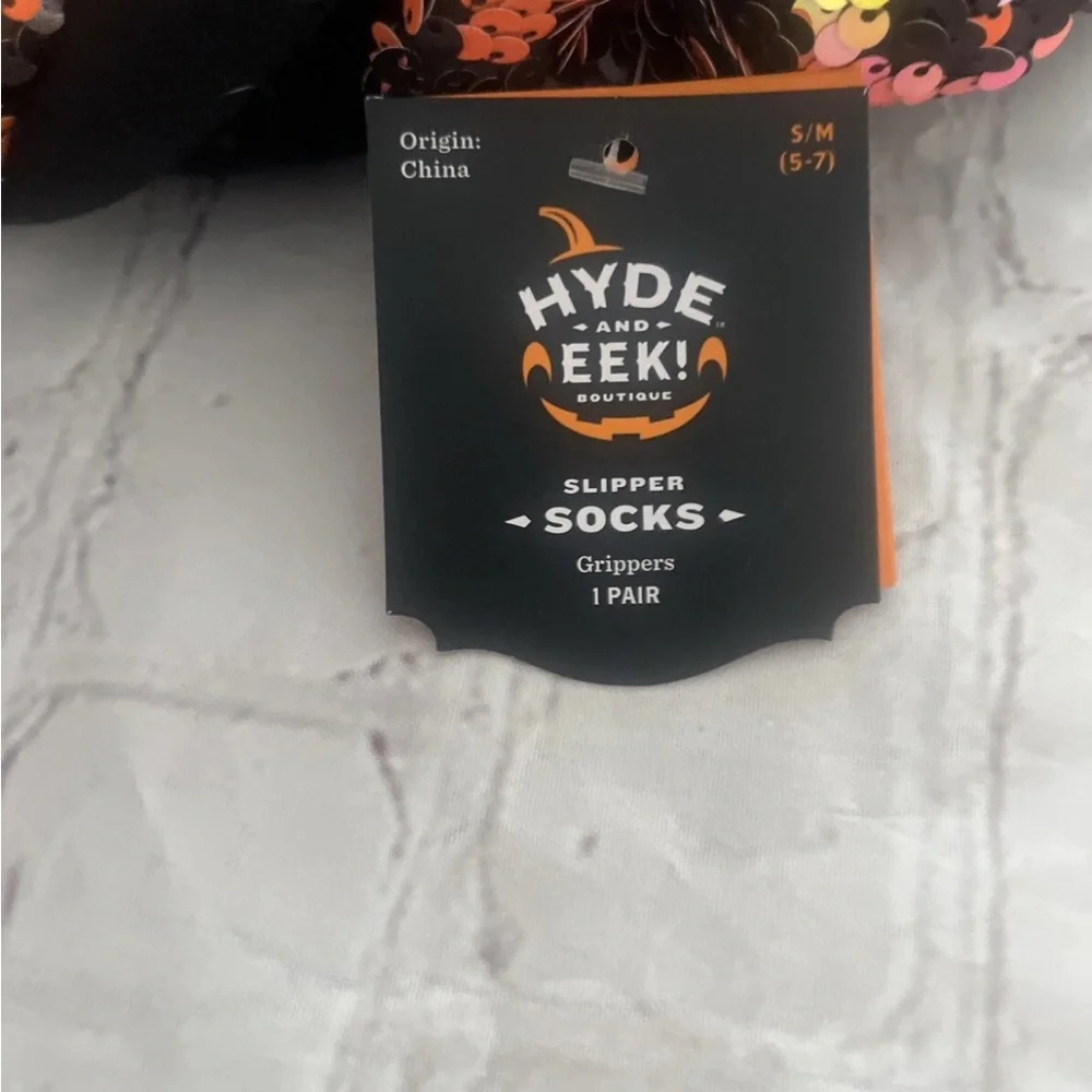 Hyde & Eek! Halloween Boutique Slipper Socks with Grippers Women Size SM/MED NWT